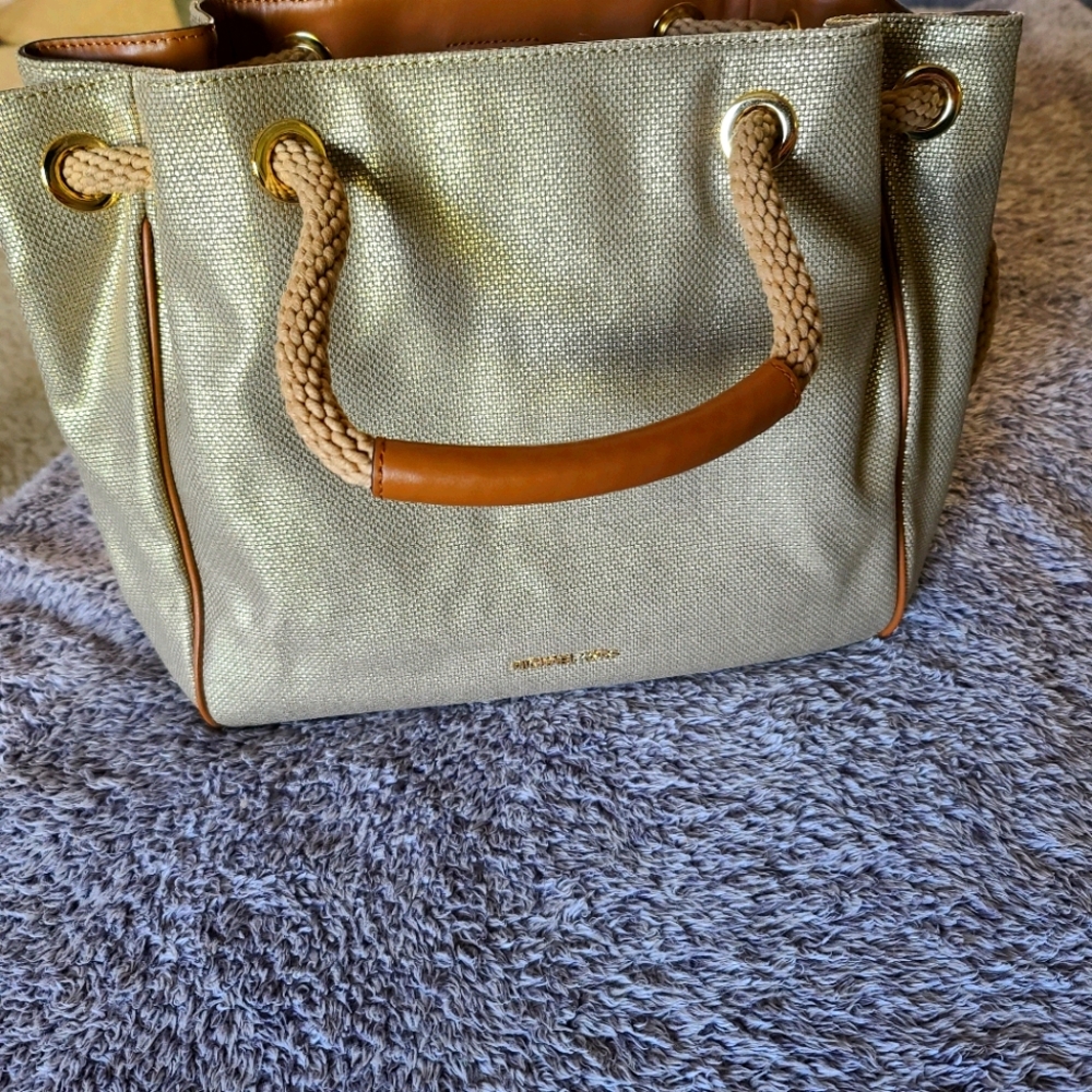 Michael kors canvas bag 100%  Authentic!!